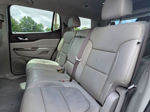Used 2020 GMC Acadia SLT w/ LPO, Cargo Package FWD image 20