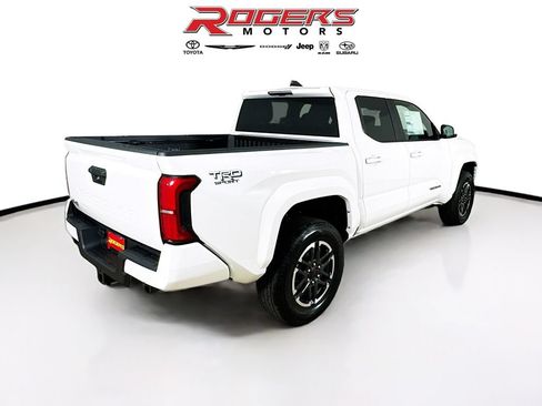 Certified 2025 Toyota Tacoma TRD Sport AWD/4WD image 8