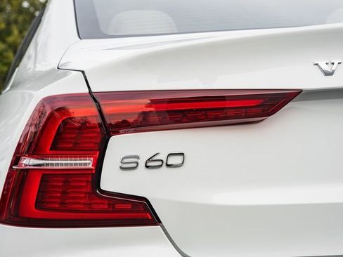 Used 2024 Volvo S60 B5 Plus image 7