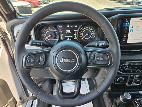 Used 2024 Jeep Gladiator Sport AWD/4WD image 32