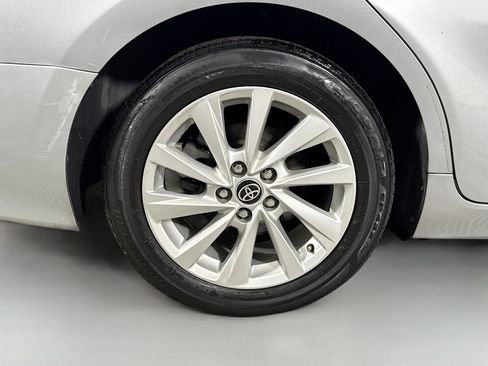 Used 2022 Toyota Camry XSE FWD image 32