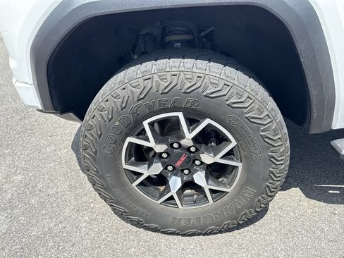 Used 2023 GMC Canyon AT4X AWD/4WD image 16