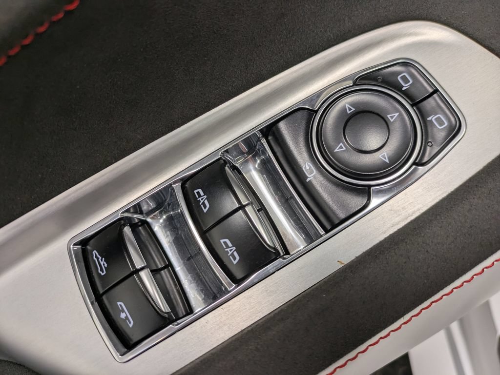 Used 2023 Chevrolet Corvette Stingray Premium Conv w/ Z51 Performance Package RWD image 11
