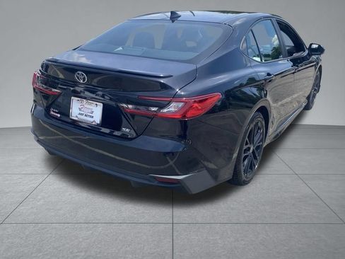 Used 2025 Toyota Camry SE w/ Convenience Package FWD image 14
