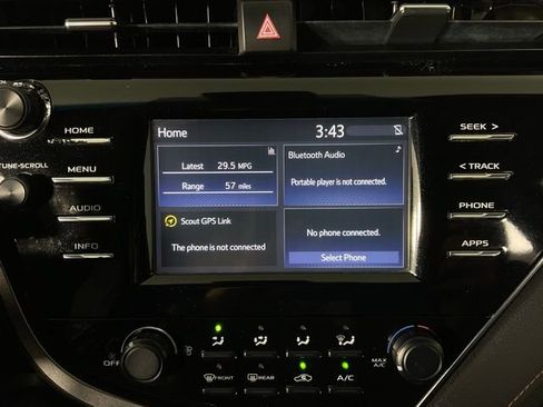 Used 2018 Toyota Camry LE image 19