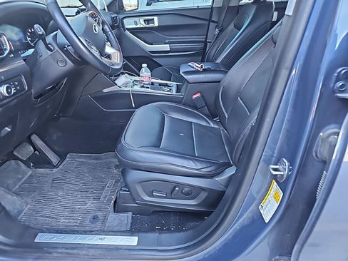 Used 2021 Ford Explorer Limited w/ Equipment Group 301A image 8