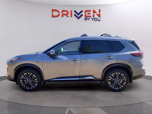 New 2026 Nissan Rogue Platinum w/ Platinum Premium Package AWD/4WD image 2