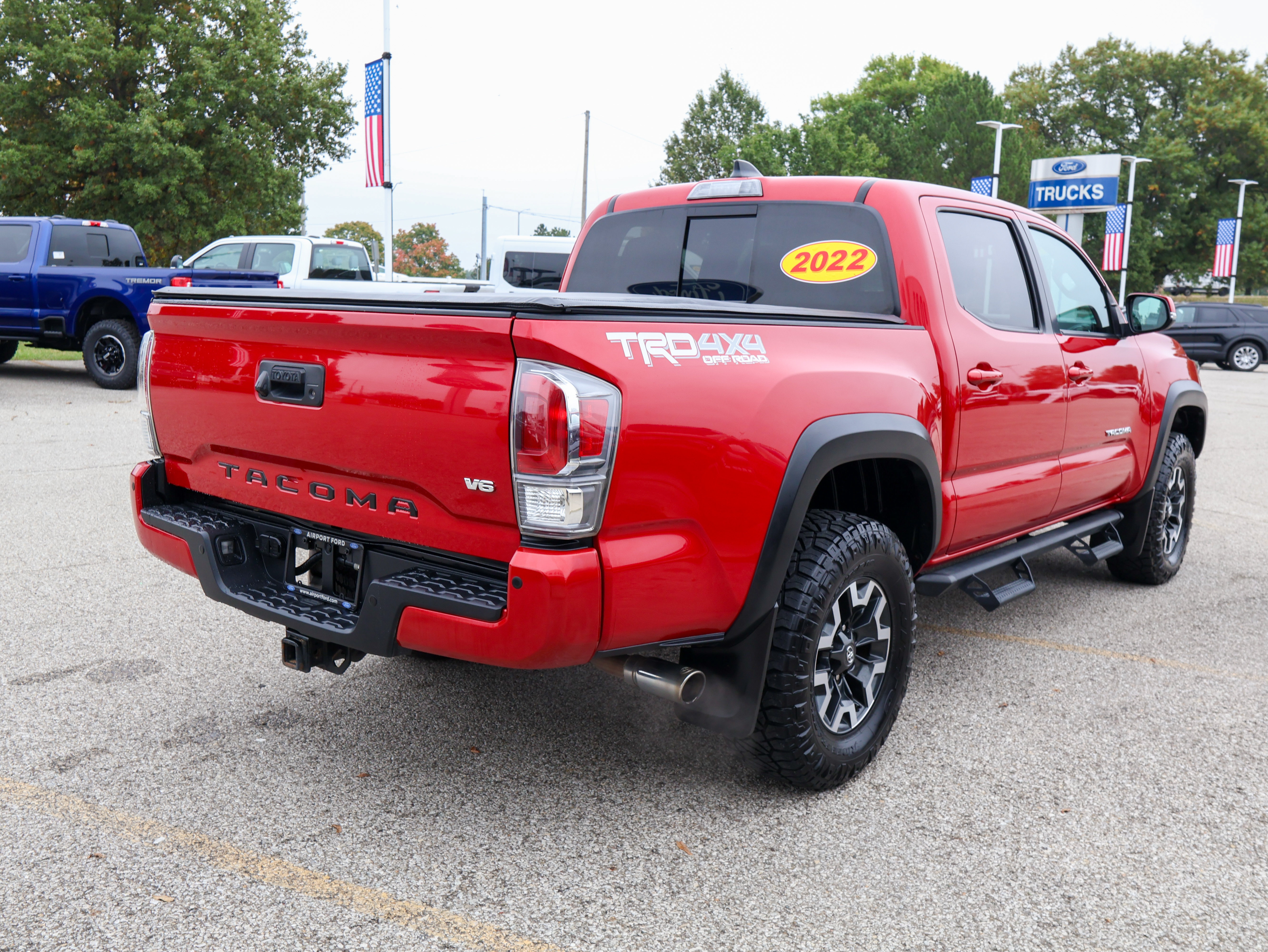 Used 2022 Toyota Tacoma TRD Off-Road w/ Technology Package AWD/4WD image 6
