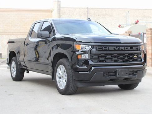 Certified 2025 Chevrolet Silverado 1500 Custom image 2