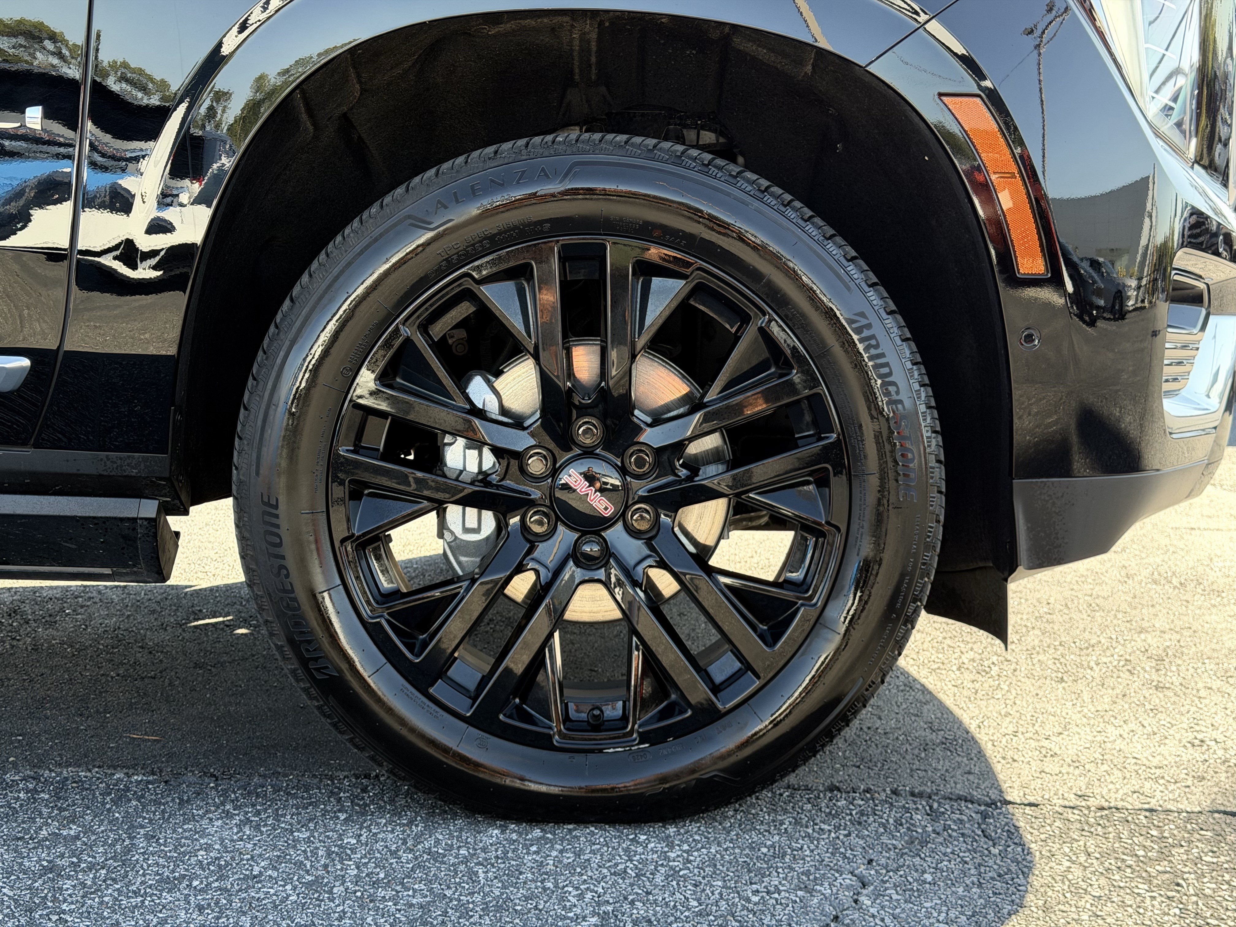 Used 2026 GMC Yukon Denali w/ Sun & Power Step Package AWD/4WD image 13