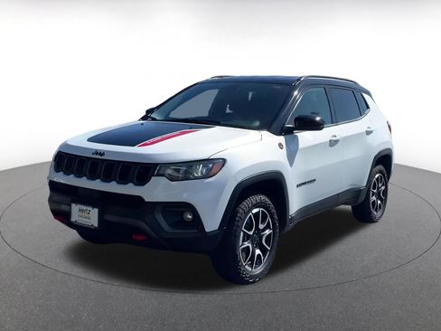 Used 2025 Jeep Compass Trailhawk image 7
