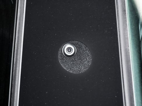 Used 2022 Tesla Model Y Long Range image 18