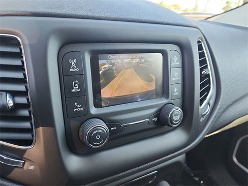 Used 2018 Jeep Compass Sport image 17