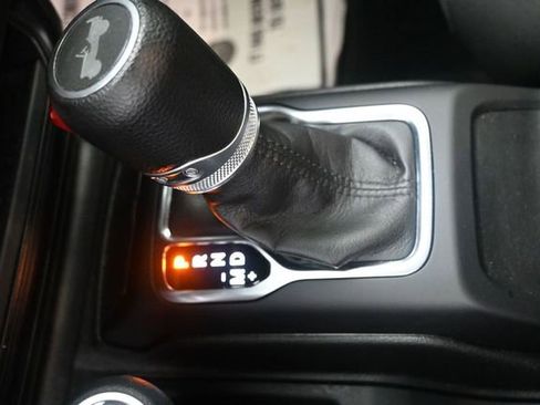 Used 2022 Jeep Wrangler Unlimited Sport AWD/4WD image 12