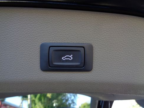 Used 2015 Audi Q7 3.0T Premium Plus w/ Premium Plus Package image 32