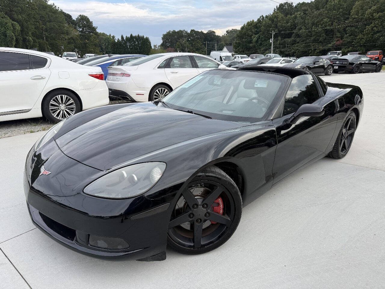 Used 2006 Chevrolet Corvette Coupe w/ Preferred Equipment Group RWD image 13