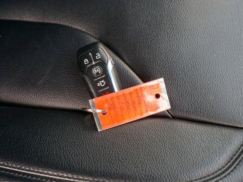 Used 2016 Lincoln MKX Premiere image 30