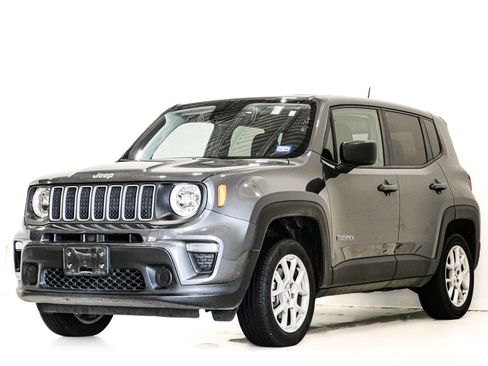 Used 2023 Jeep Renegade Latitude AWD/4WD image 3