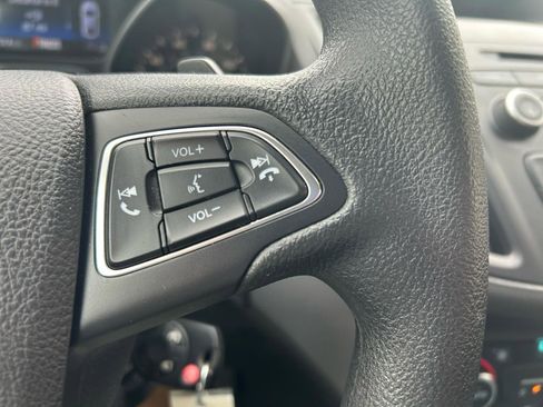 Used 2017 Ford Escape SE image 19