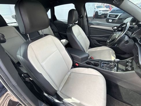 Used 2019 Volkswagen Jetta R-Line FWD image 9