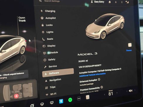 Used 2023 Tesla Model 3 Standard Range image 30