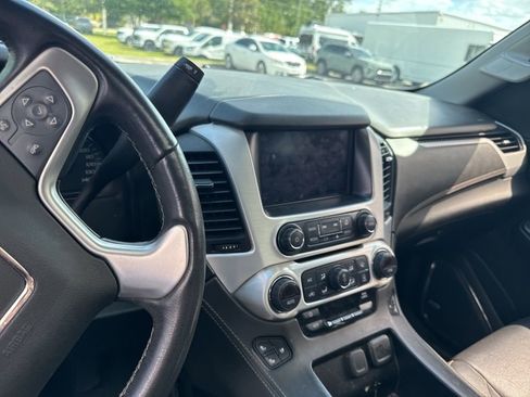 Used 2020 GMC Yukon XL SLT image 8