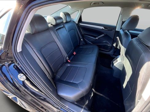 Used 2021 Volkswagen Passat 2.0T SE image 26