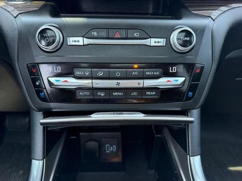 Certified 2020 Ford Explorer Limited AWD/4WD image 19