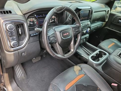 Used 2021 GMC Sierra 1500 AT4 w/ AT4 Premium Package AWD/4WD image 9