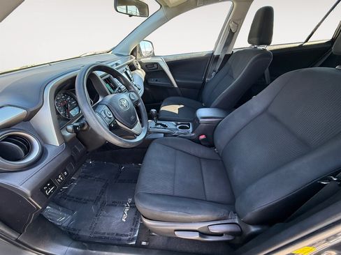 Used 2015 Toyota RAV4 LE FWD image 10