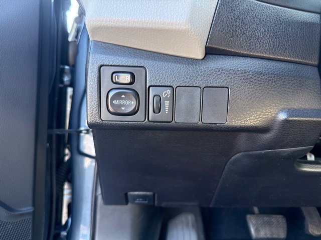 Used 2015 Toyota Corolla LE FWD image 27