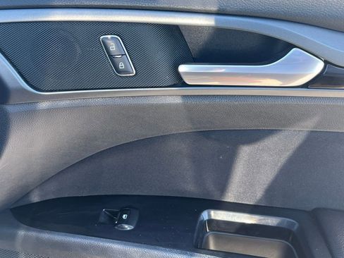 Used 2016 Ford Fusion SE FWD image 14