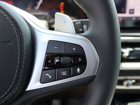 Used 2026 BMW X5 sDrive40i w/ M Sport Package image 18