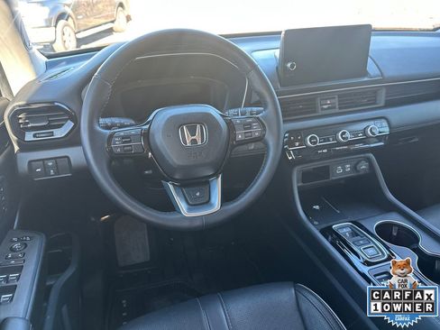 Used 2025 Honda Pilot Elite image 23