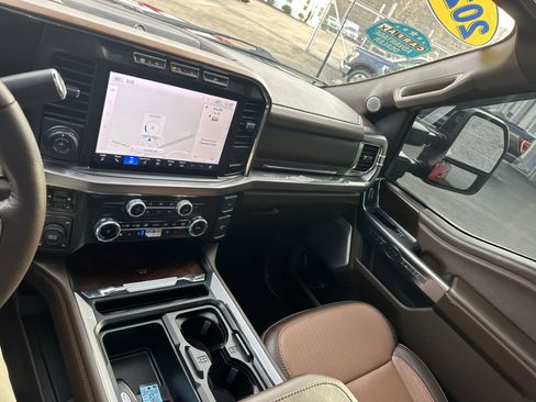 Used 2024 Ford F250 King Ranch image 11