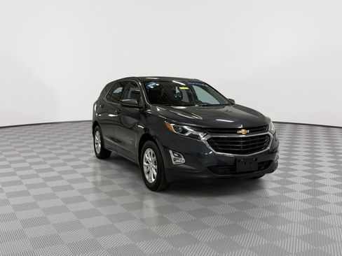 Used 2018 Chevrolet Equinox LT image 2