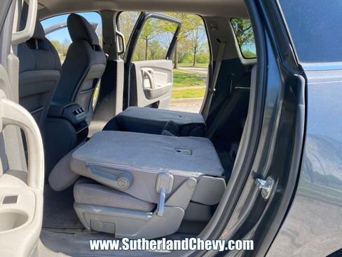 Used 2011 Chevrolet Traverse LT w/ Personal Connectivity Package FWD image 34