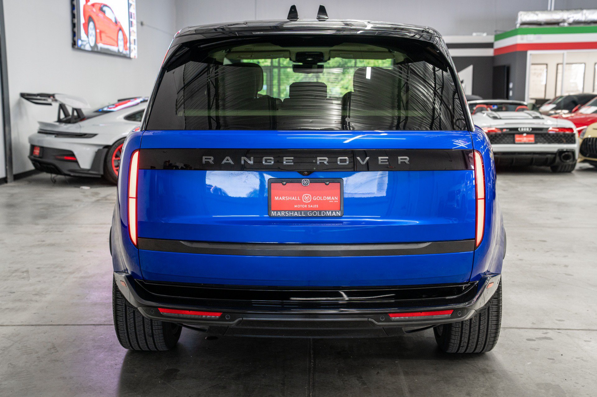 Used 2025 Land Rover Range Rover SE AWD/4WD image 7