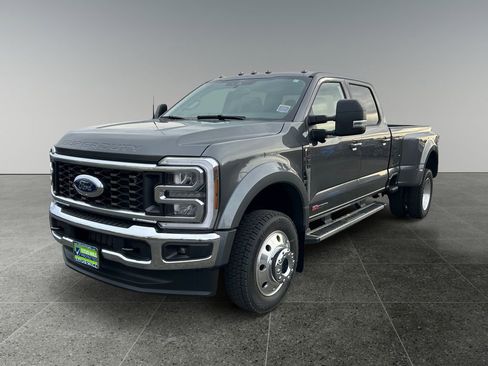 New 2026 Ford F450 XLT w/ XLT Premium Package image 3