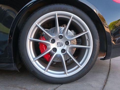 Used 2014 Porsche 911 Carrera 4S image 34