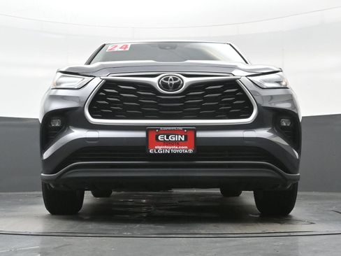 Used 2024 Toyota Highlander LE AWD/4WD image 28