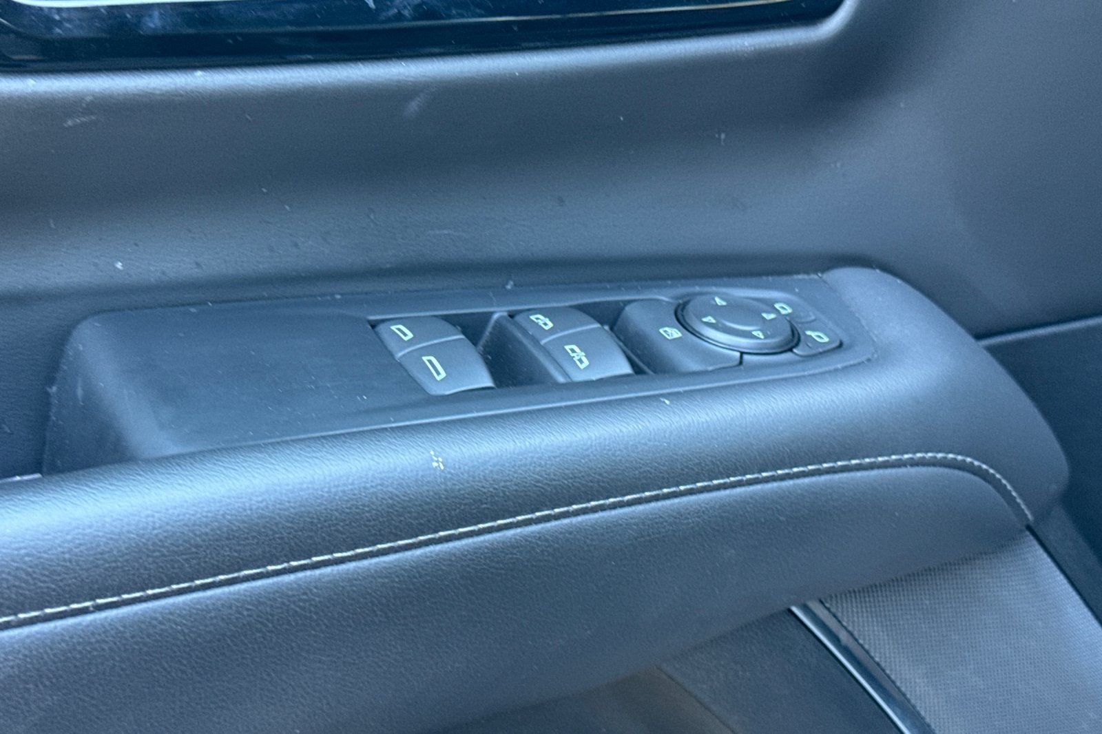 Used 2025 Chevrolet Tahoe Z71 AWD/4WD image 12