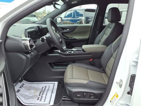 New 2026 Chevrolet Equinox LT w/ Convenience Package II image 16