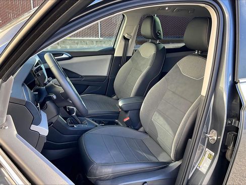 Certified 2023 Volkswagen Taos SE image 24