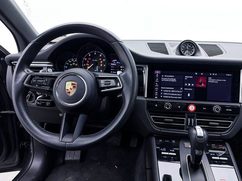 Used 2024 Porsche Macan AWD/4WD image 8