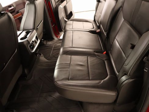 Used 2022 Chevrolet Silverado 1500 High Country w/ Technology Package image 12