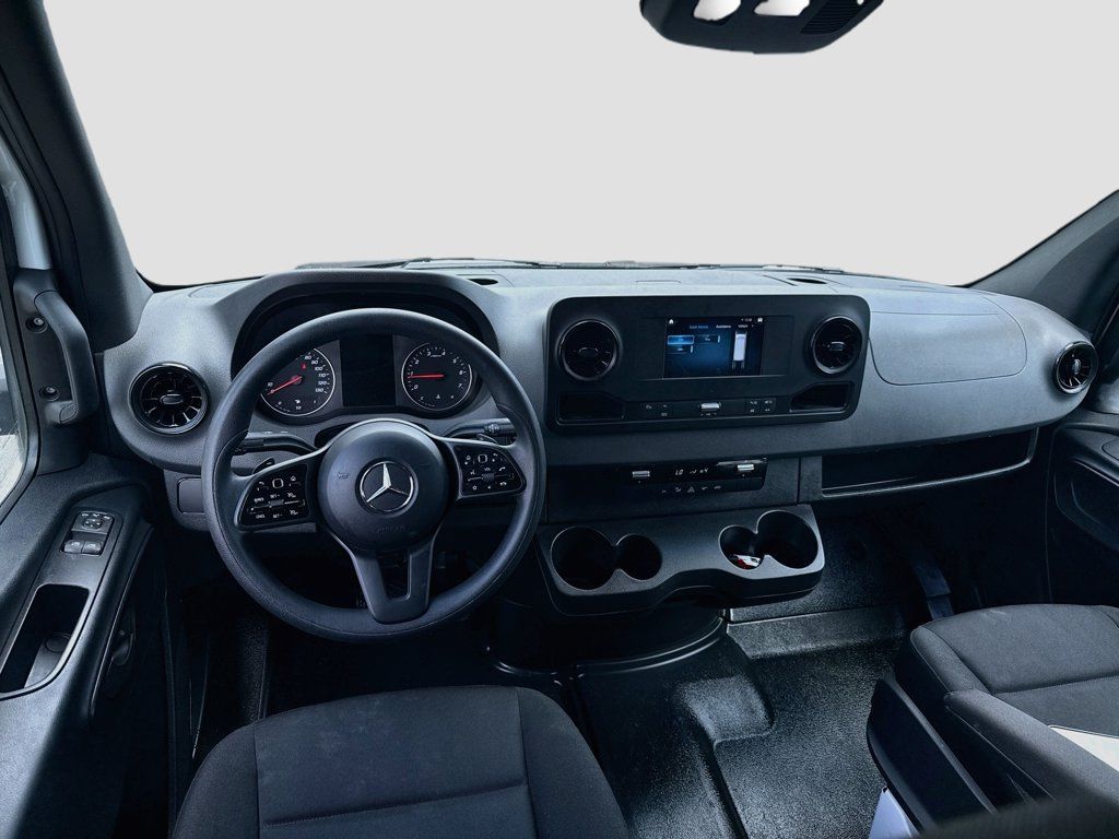Used 2023 Mercedes-Benz Sprinter 2500 image 23