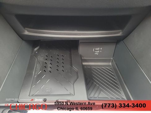 New 2026 Chrysler Pacifica Limited FWD image 29