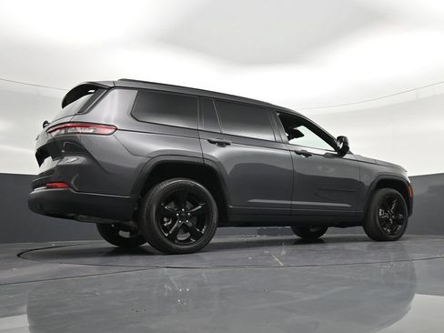 Used 2023 Jeep Grand Cherokee L Laredo RWD image 23