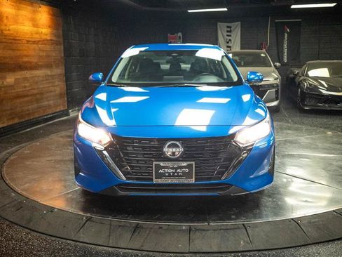 Used 2025 Nissan Sentra SV FWD image 4
